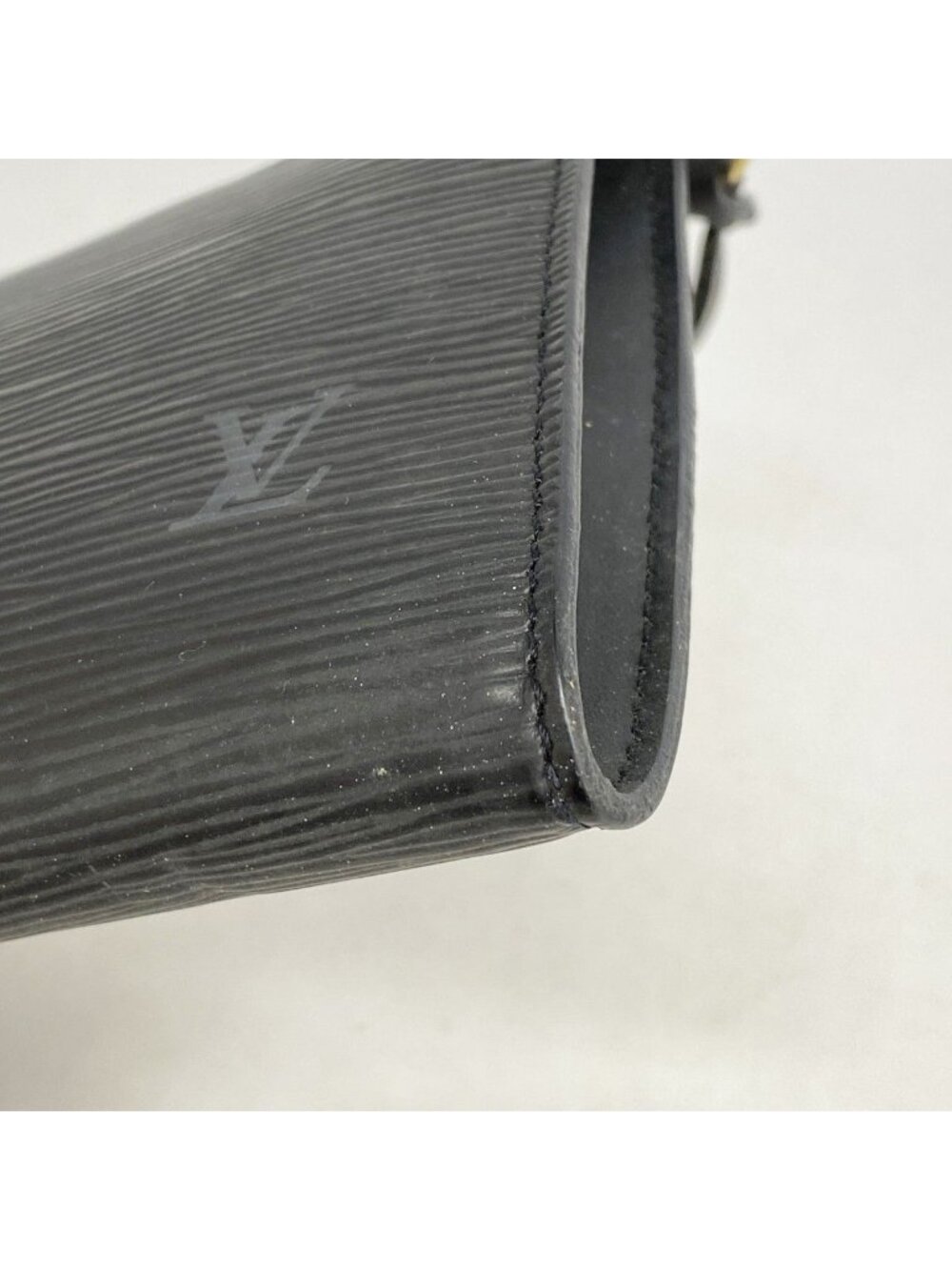 ★SOLD★ Louis Vuitton Pouch Epi Pochette Noir - Picture 8 of 10
